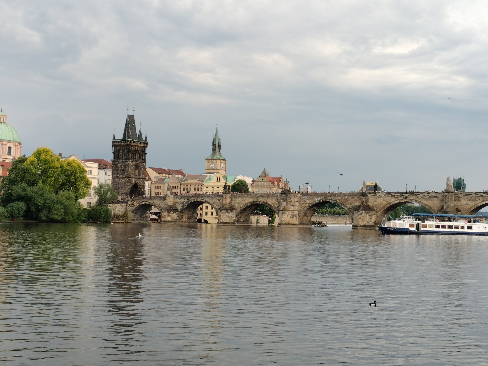2022 cover prag